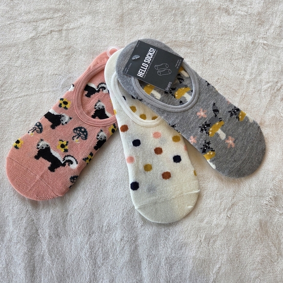 3 Pairs Liner Socks One Size 4-10 Raccoons/ Skunks/Mushrooms New Fall Animals - Picture 1 of 10